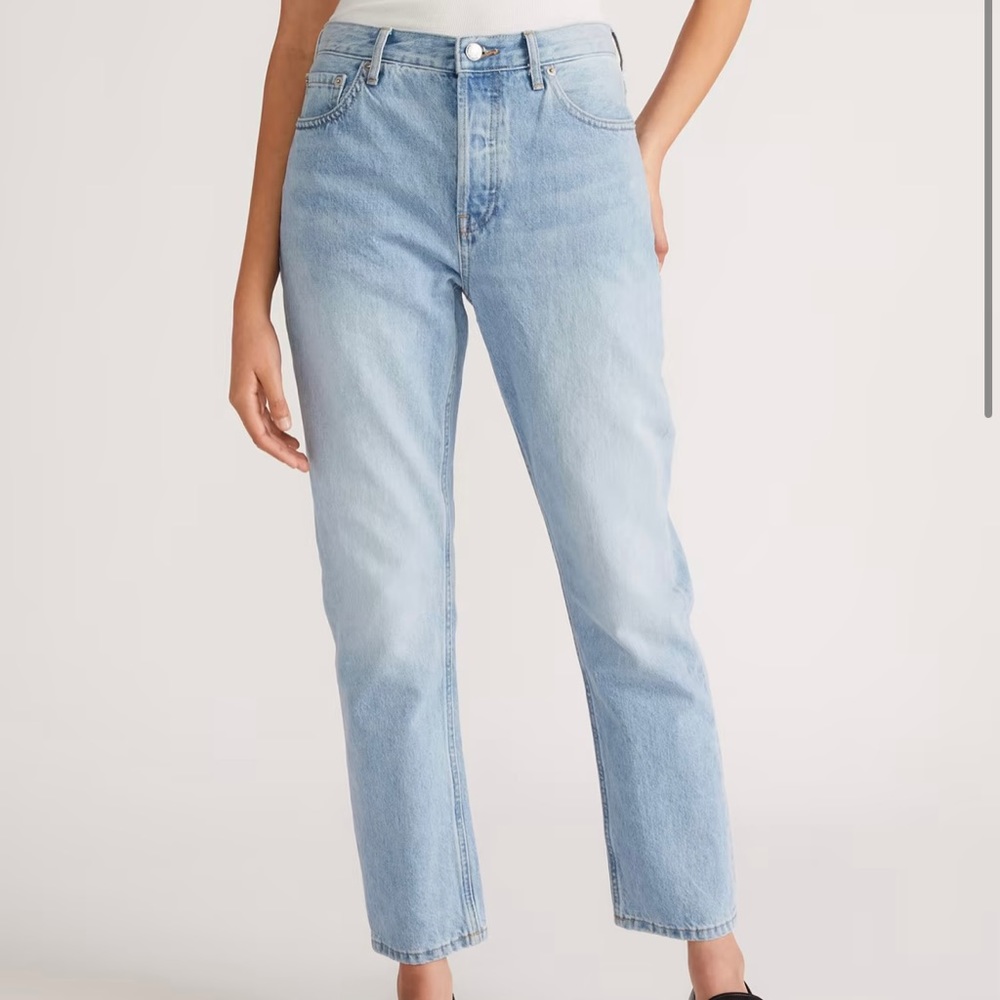 The ’90s Cheeky Jean in light wash